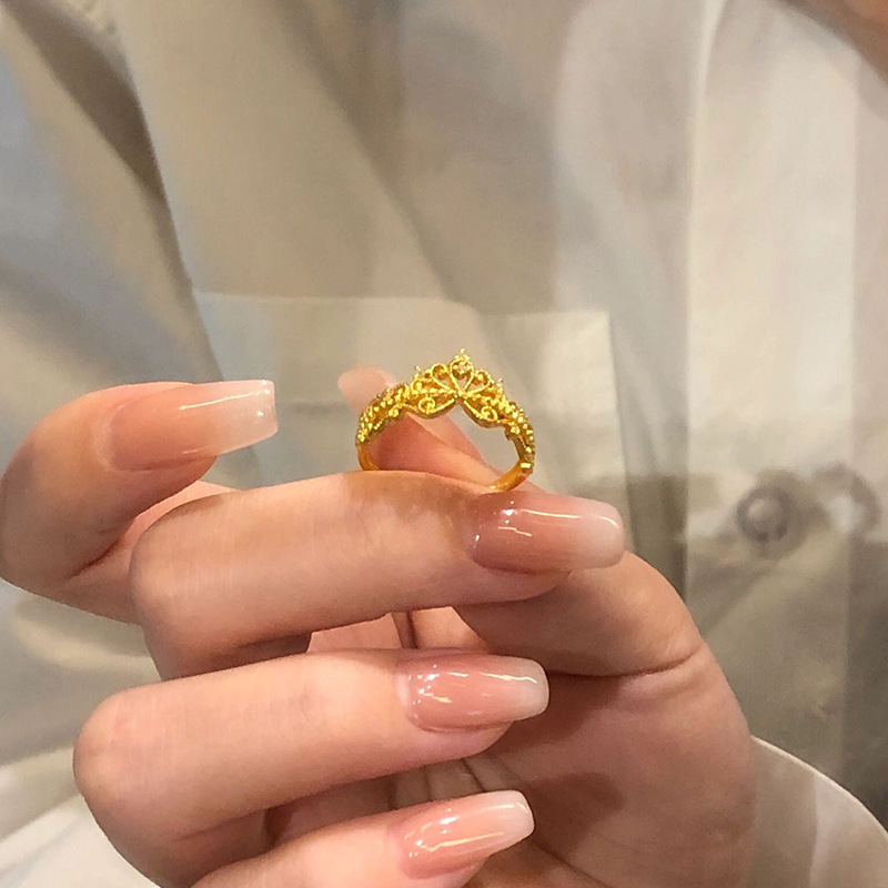 新款小碎钻皇冠戒指女黄金色结婚庆典辛德瑞拉金蕾丝花纹镂空指环