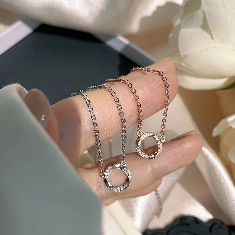莫比乌斯环项链女夏轻奢小众设计感圆环锁骨链钛钢2026年新款潮
